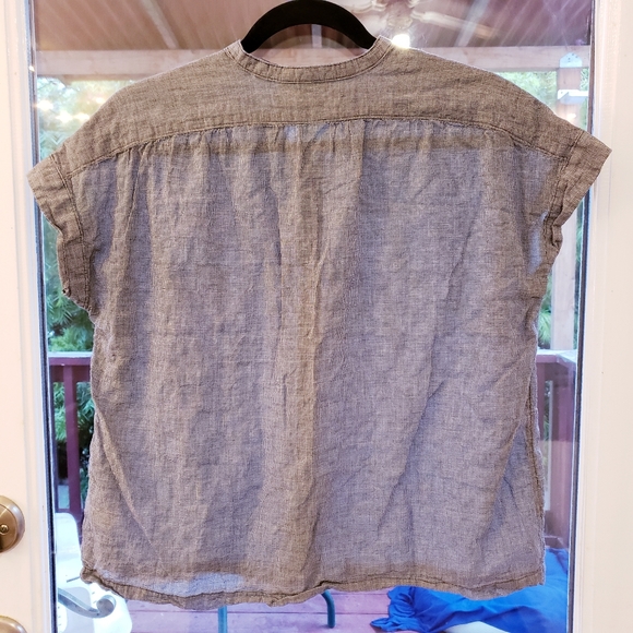 Women's Relaxed Fit Blouse - Picture 3 of 3